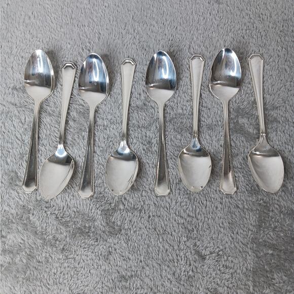 Set‎ of 8 Oneida Silversmiths Silver Plate Clairhill-Fairhill Teaspoons - Picture 1 of 8